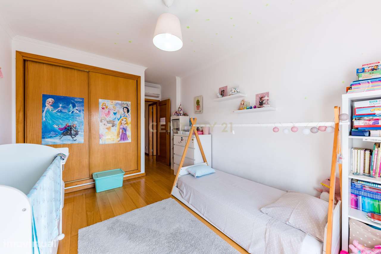 Apartamento T3 com 2 Box e 2 Suítes. Vista Panorâmica em Oeiras-16