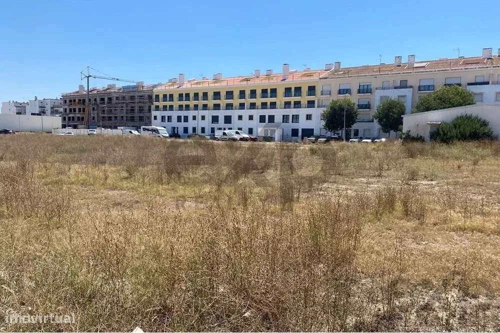 Lote com projecto aprovado 16 apartamentos -centro de Coruche - Grande imagem: 4/19