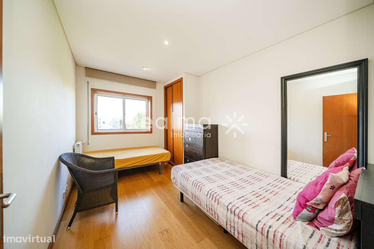 Apartamento T5 em S.Victor-38