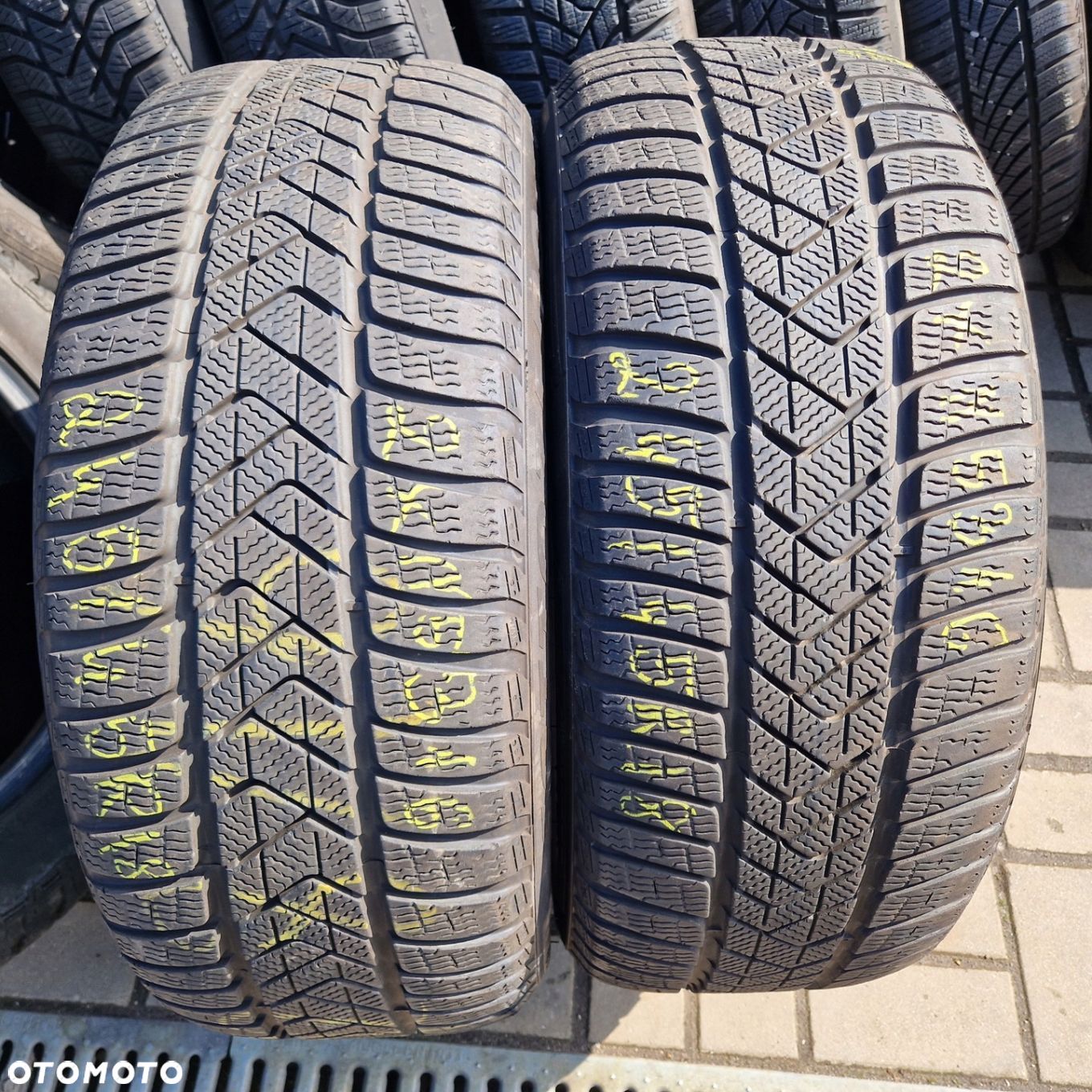 PIRELLI SOTTOZERO 3 245/45R18 100V 2X 18R 6mm - 1