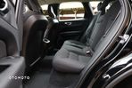 Volvo XC 60 B4 D AWD Momentum - 23