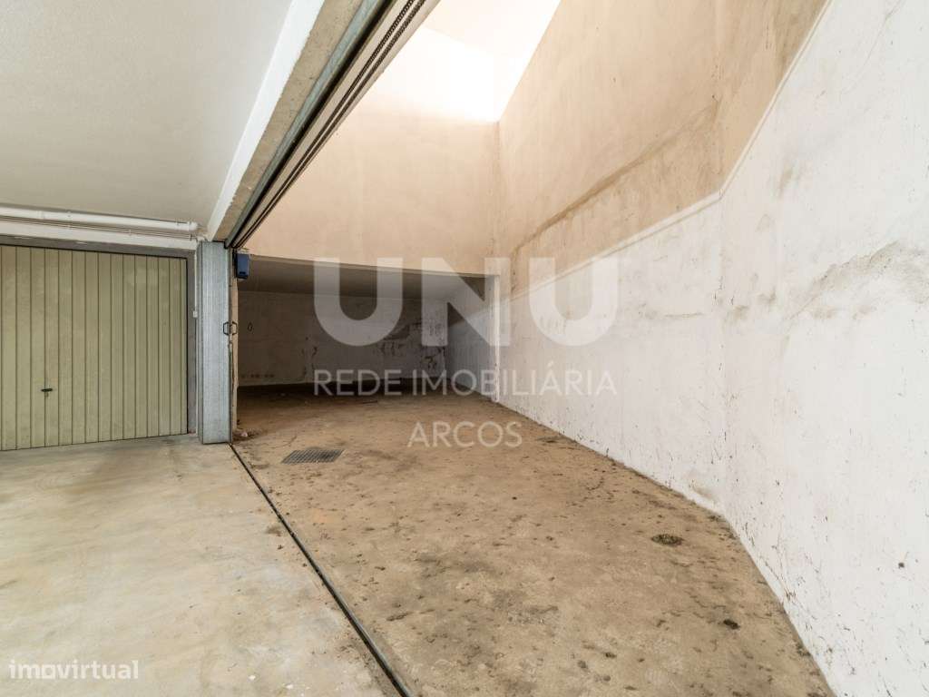 Garagem - Grande imagem: 2/4