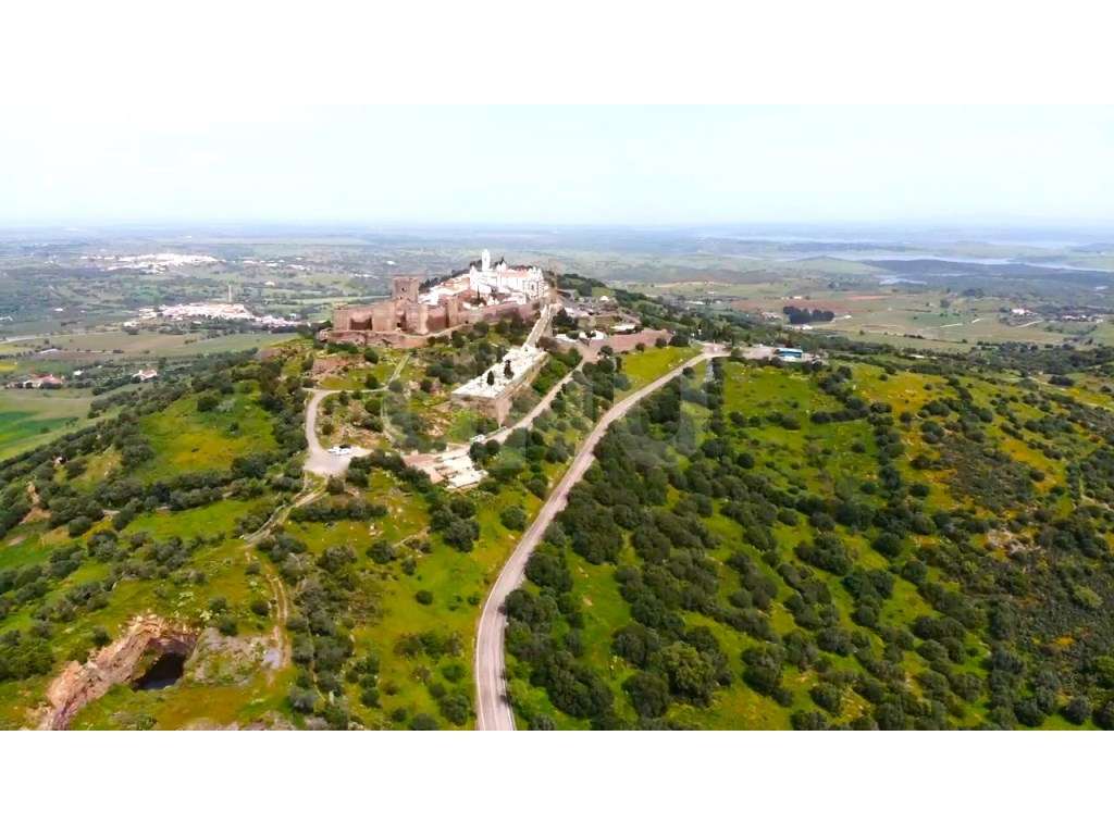 Terreno na Encosta do Castelo de Monsaraz-20