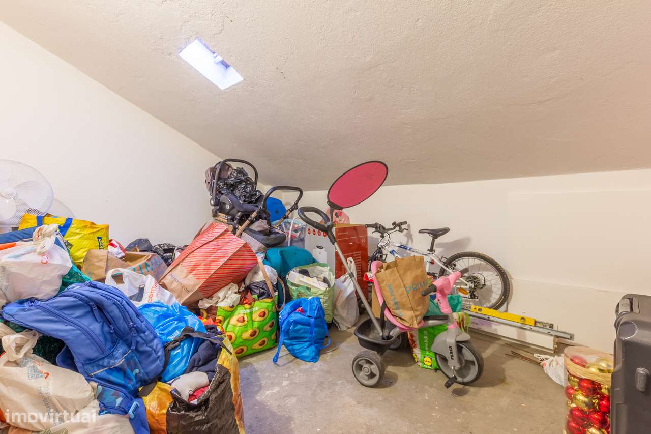 Quinta do Conde - Apartº 1º andar de 3 assoalhadas - c/ arrecadação.-13