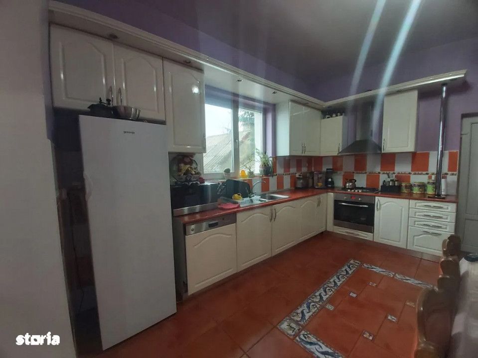 Casa de vanzare, zona Garii/dealurile de Vest ale Oradiei