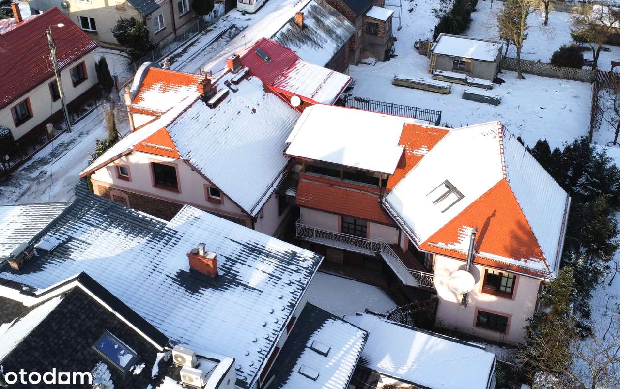 NIETUZINKOWY DOM Z MOŻLIWOŚCIĄ PODZAŁU NADAJĄCY SIĘ NA SIEDZIBĘ FIRMY.-3