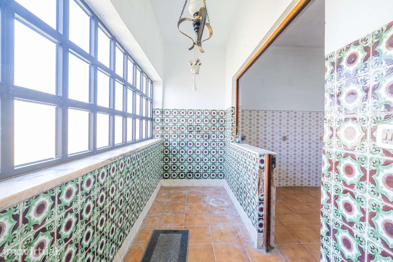 Moradia T3 com Quintal Amplo, Garagem e Anexo – Zona Tranquila da Moit-28