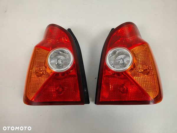 HYUNDAI TERRACAN LAMPA TYŁ LEWA ORG. ŁADNA - 1