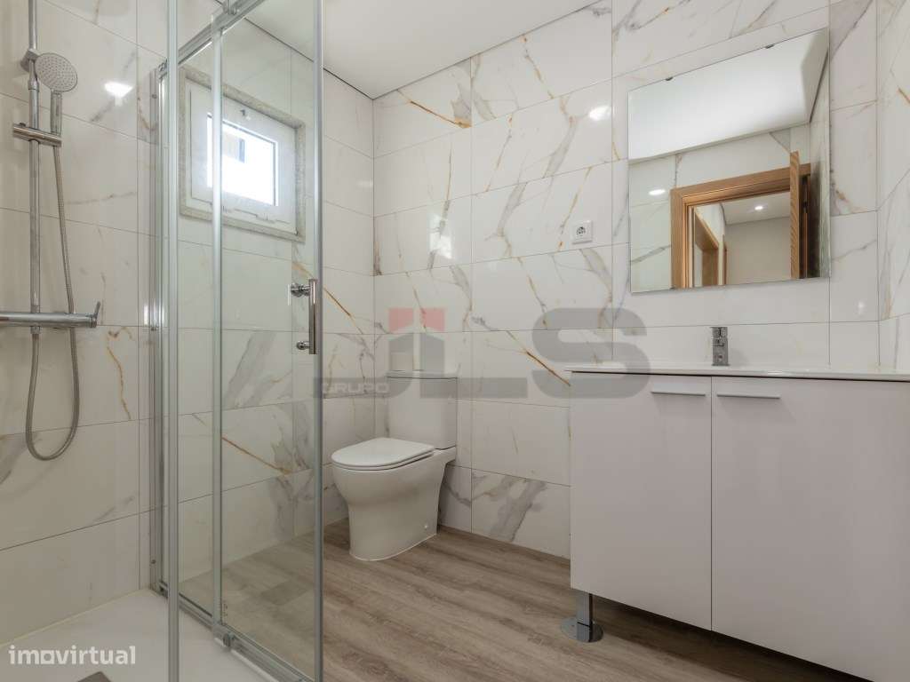 Moradia T2 Térrea Renovada com 4 Frentes - Sobrado, Valongo - Grande imagem: 5/20