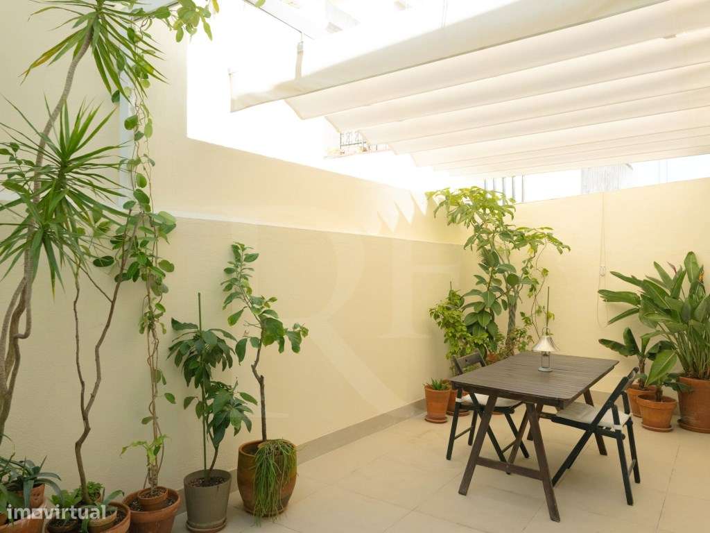 Apartamento T3 em Paço da Rainha / Campo Mártires da Pátria-9