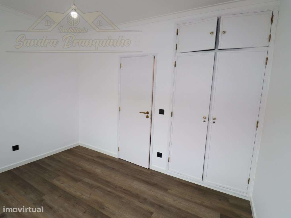 Apartamento T2 RENOVADO em Santa Cruz - Grande imagem: 4/40