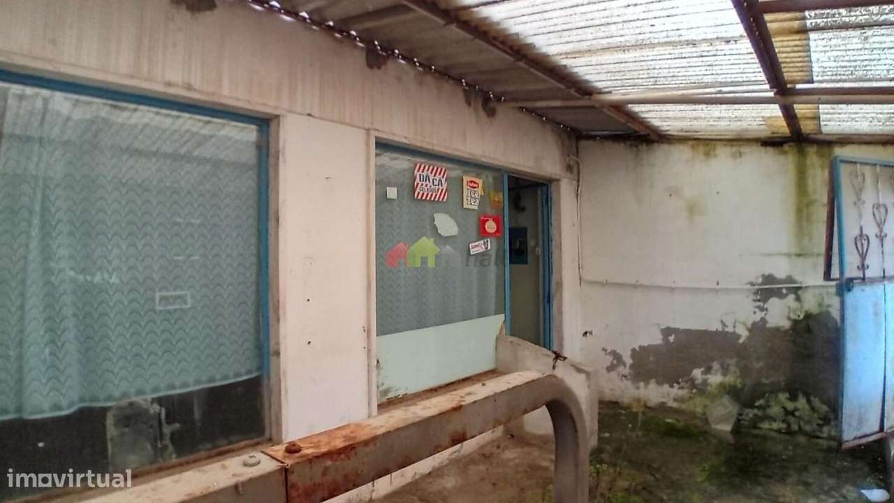 Moradia T4 térrea com anexos na Varzinha - Setúbal-4