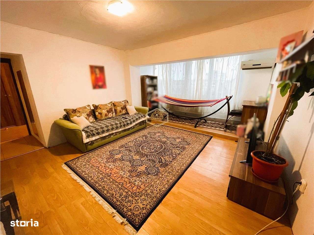 Vezi Video - Apartament cu 3 camere langa Liceul Nr. 7 | Micro 16 - Imagine principală: 1/15