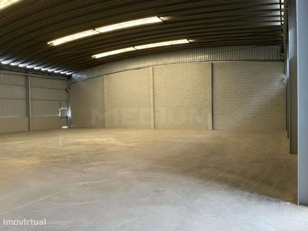 Armazém Industrial - Zona Industrial de Lousado (Vila Nova de Famal... - Grande imagem: 4/15