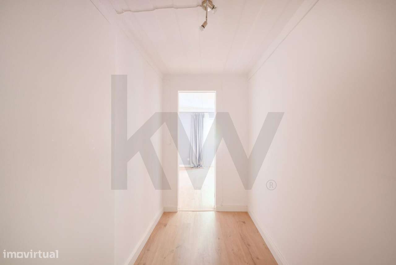 APARTAMENTO RENOVADO T1+1 JUNTO AO CASTELO SÃO JORGE-19