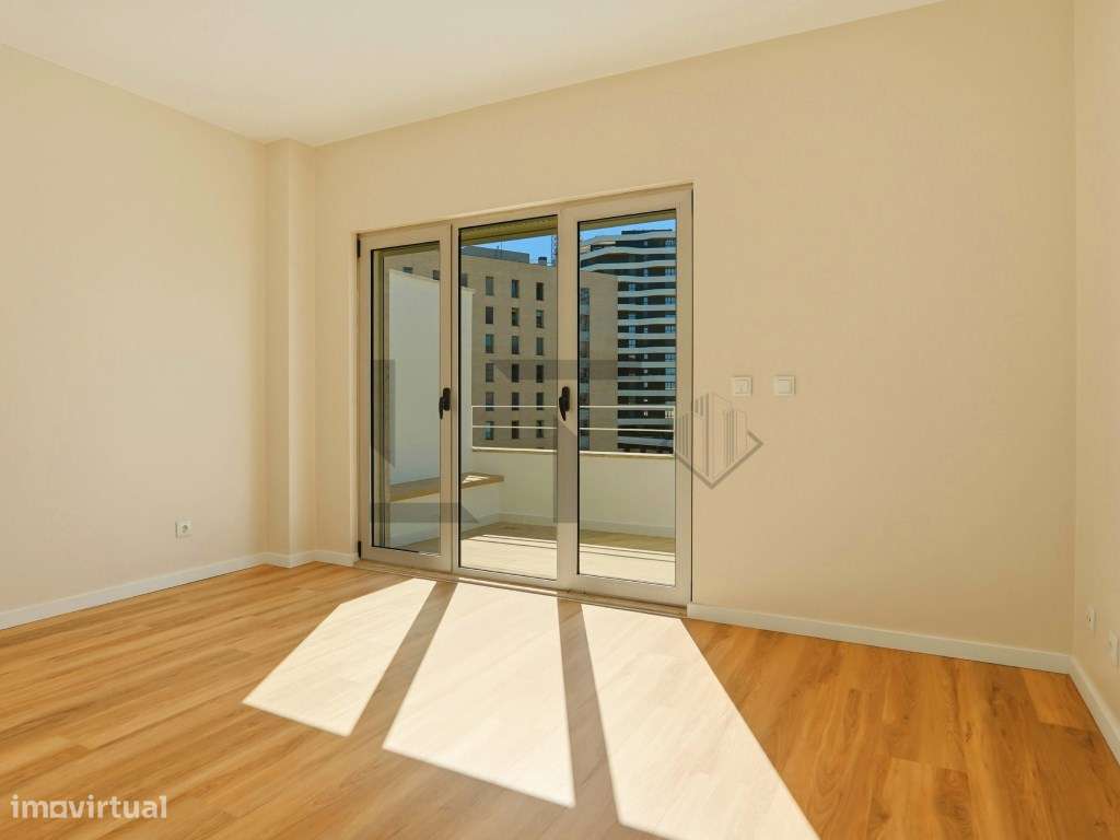 Penthouse T3 (possível T4) com Terraço, plena vista Rio e Garagem, ...-39