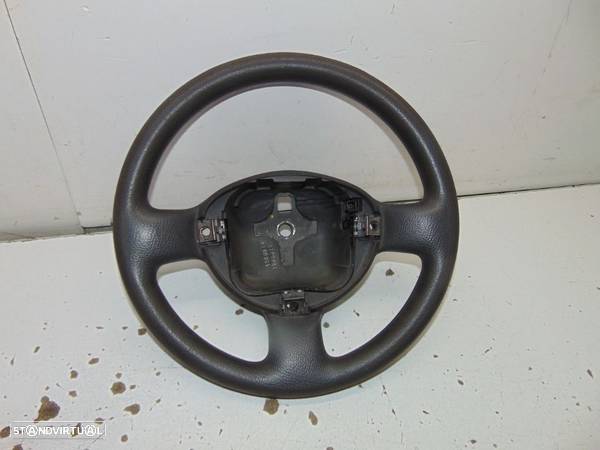 Fiat punto 2001 volante - 1
