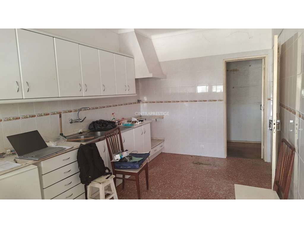Moradia T3 no Mucifal, Colares, com terreno de 1165 m-11