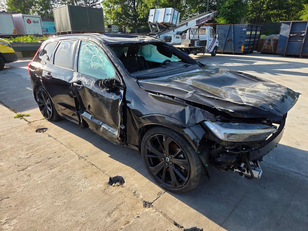 Volvo XC60 II T6 AWD Plus Black Edition 2025