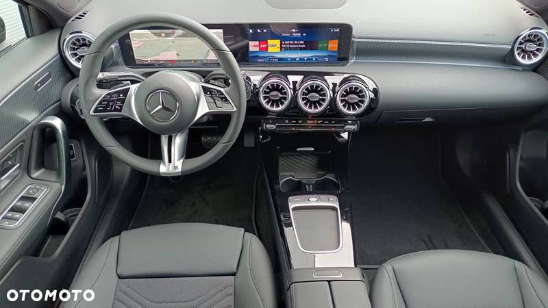 Mercedes-Benz Klasa A 220 4-Matic Progressive 8G-DCT - 5