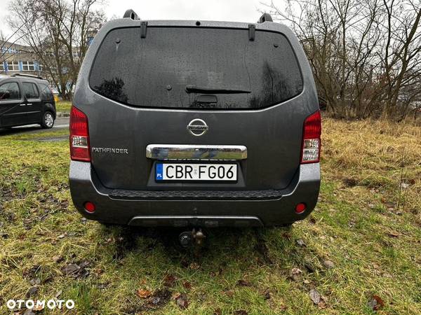 Nissan Pathfinder 3.0 D V6 LE EU5 - 5