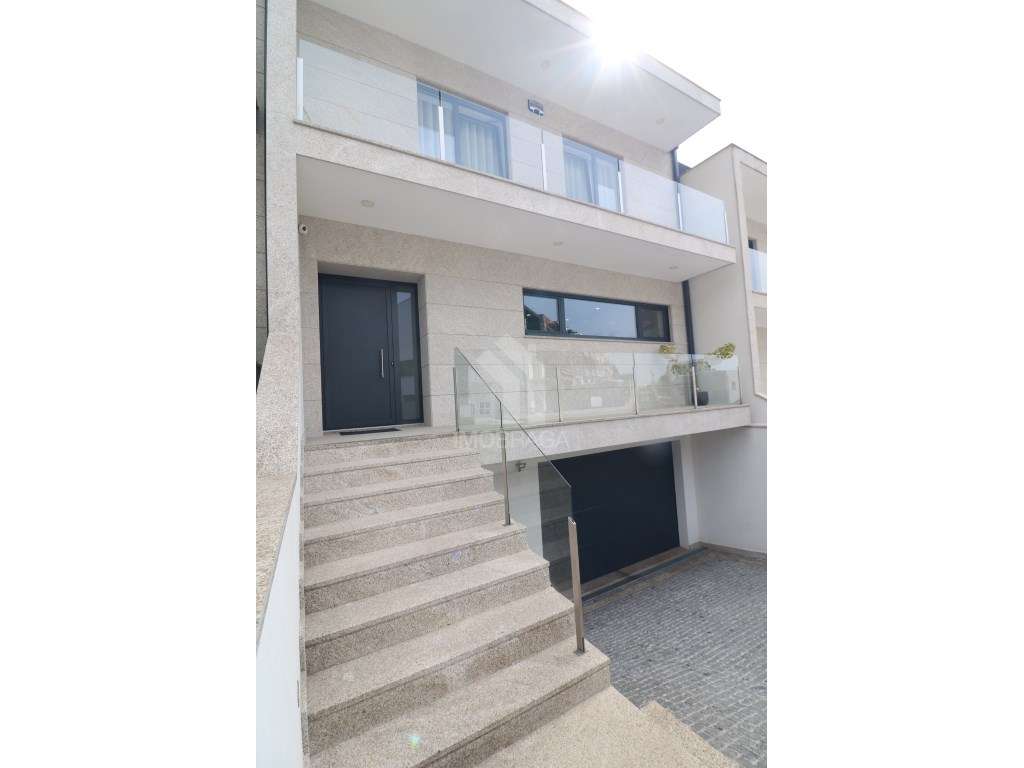 Venda Moradia Banda T3, em Esporões, Braga-48