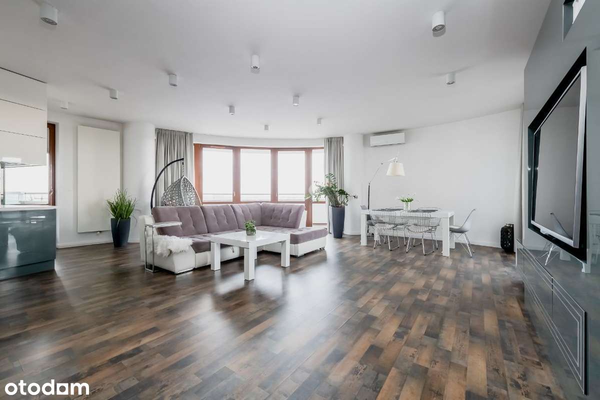 Jedyny Taki Widok w Mieście – Twój Apartament Premium Na IX Piętrze!-0