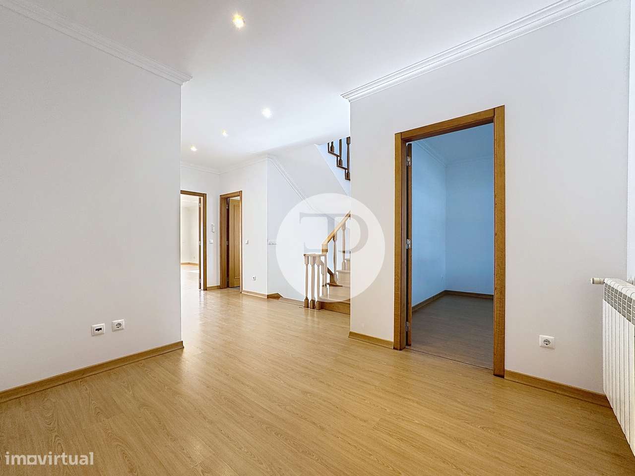 Moradia T5 com piscina no Nadadouro | 408 m² | Lote de 809 m²-16
