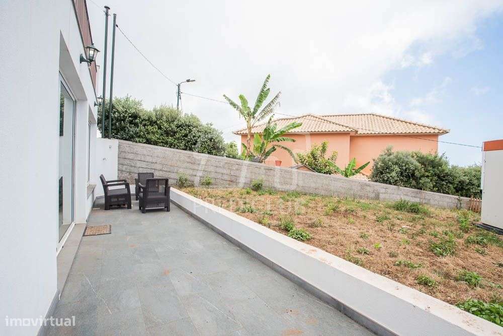 Moradia T1 + T0 - Câmara de Lobos-12