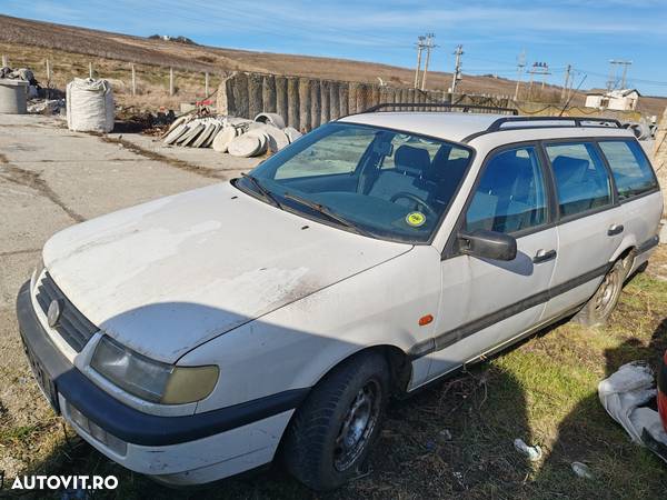 Dezmembrez Volkswagen Passat intermediar an 1995 1.9 tdi - 1