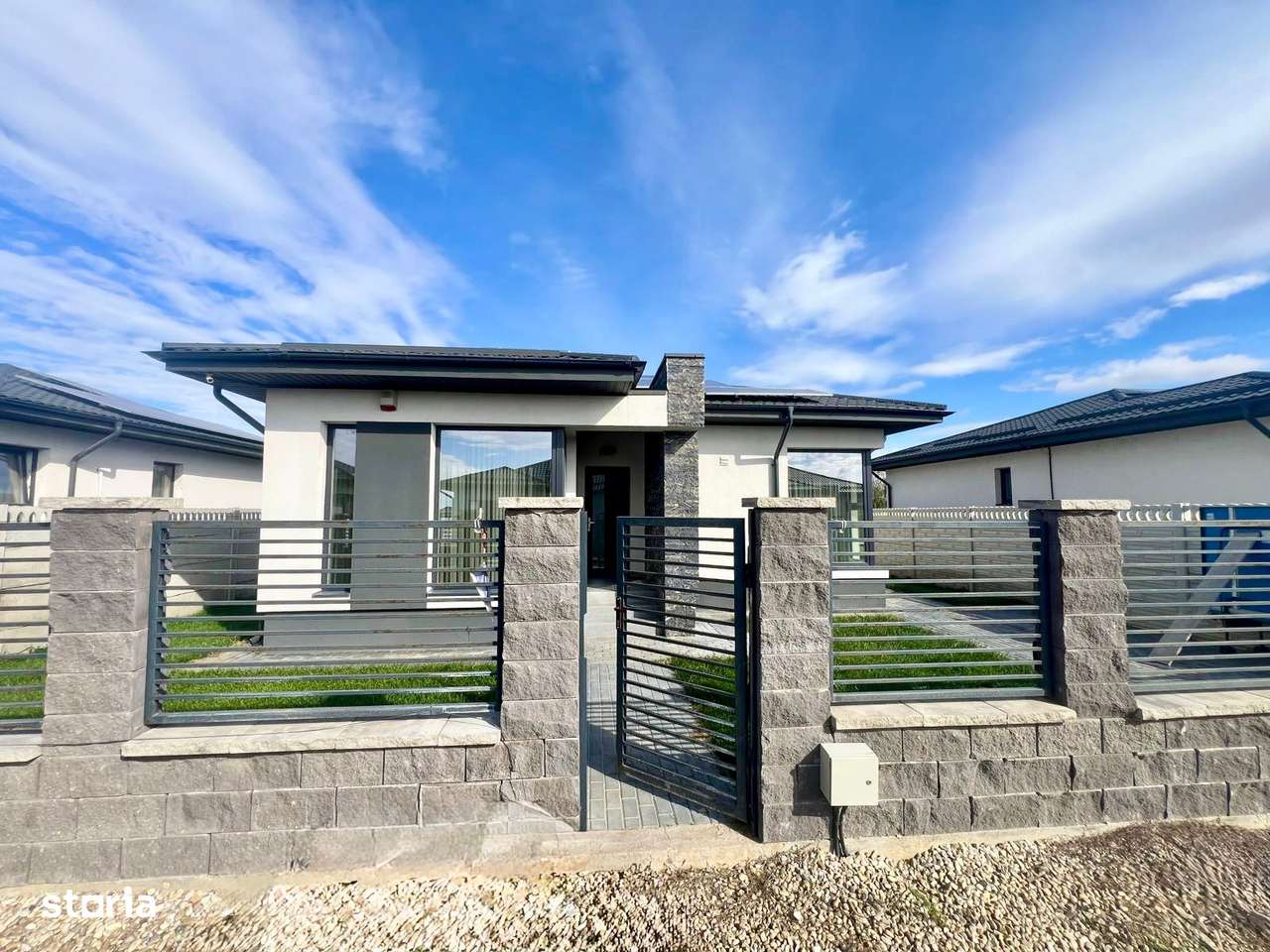 Casa individuala | P+Pod | 3 camere | Panouri solare-0