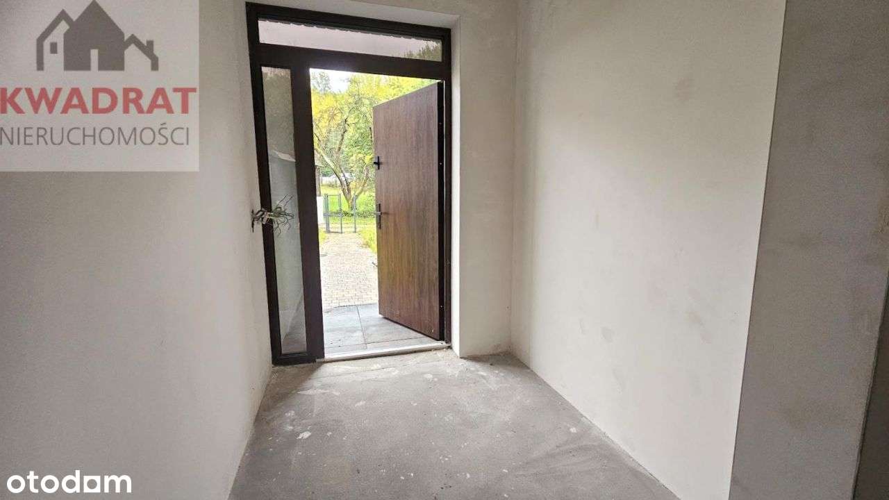 Dom przy ścianie lasu w Bażantarni obok strumyka.-18