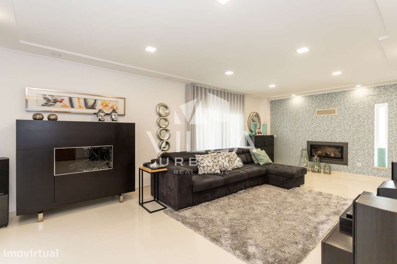 Moradia Isolada T4 em Valadares-32