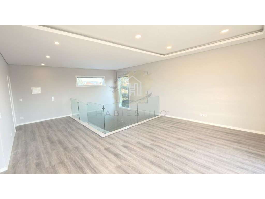 MORADIA T4 COM PISCINA EM AZEITÃO | OPORTUNIDADE A NÃO PERDER-13