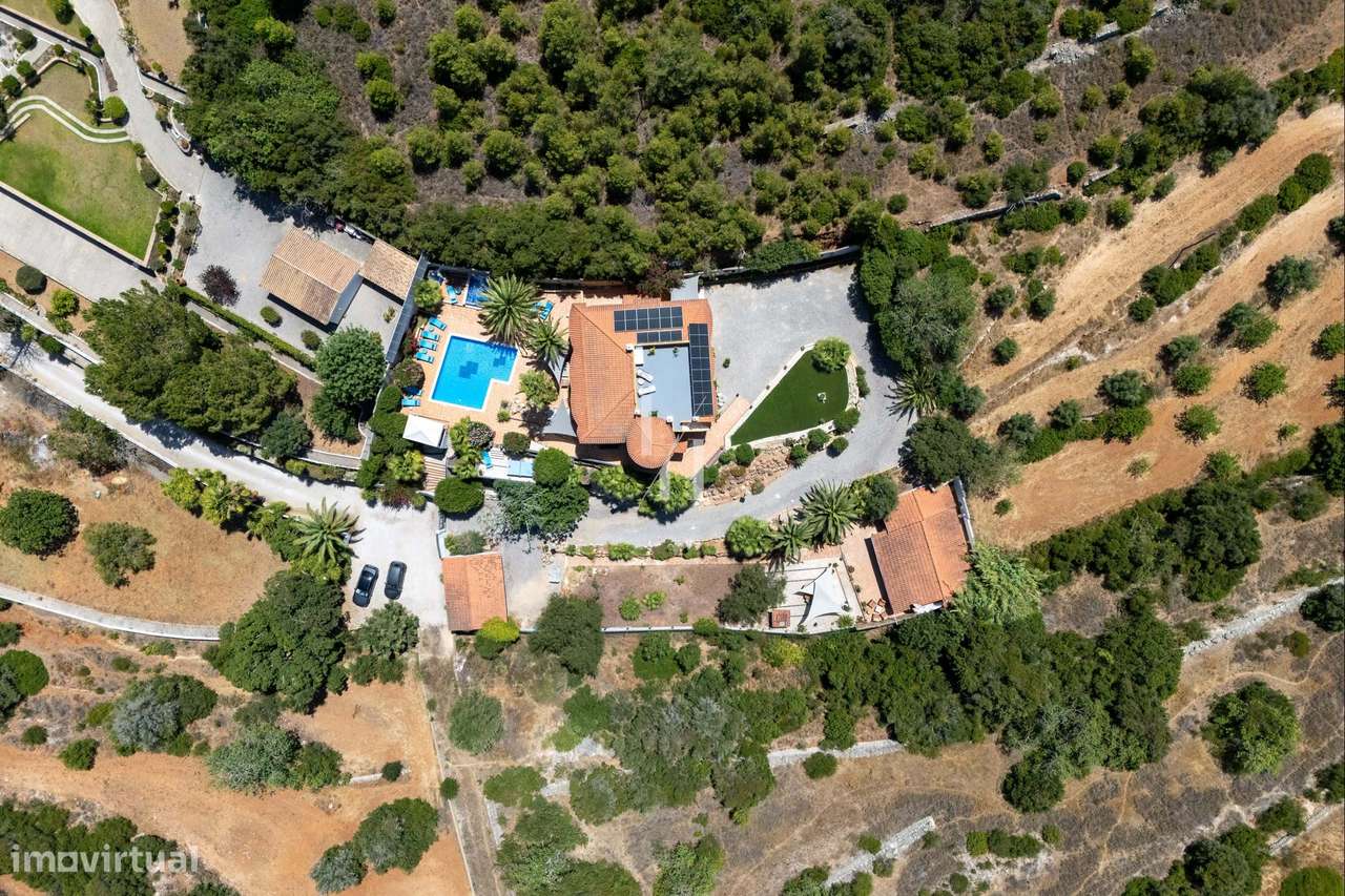 Moradia T6 isolada com piscinas em Armação de Pêra, Silves - Grande imagem: 4/31