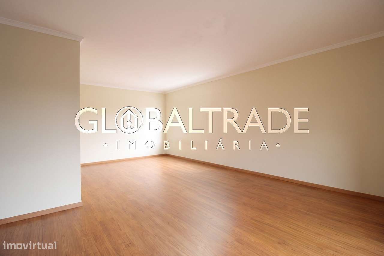 Apartamento T2 com Terraço em Baguim do Monte-4