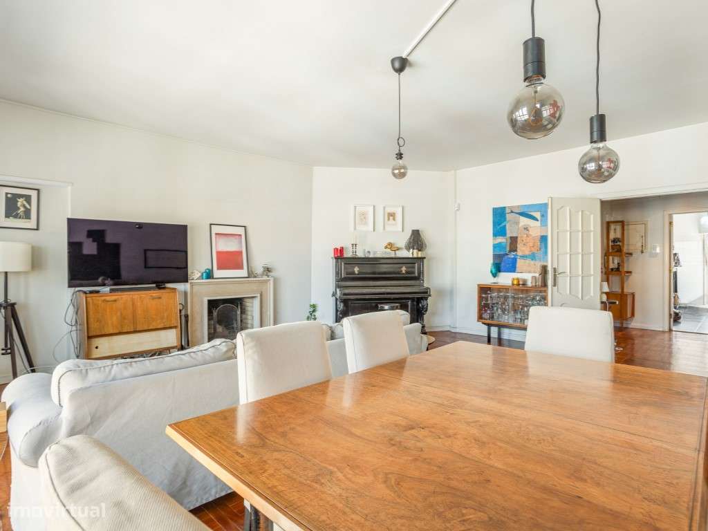 Excelente Apartamento T4 em MIraflores-9
