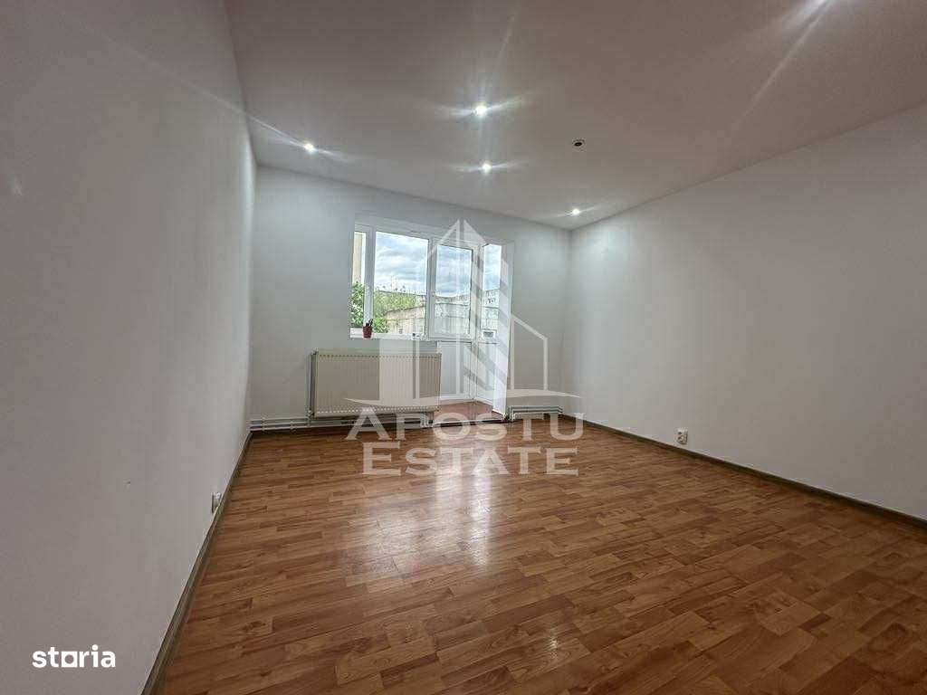 Apartament cu 2 camere, semidecomandat, etajul 2, centrala proprie - Imagine principală: 1/6
