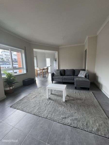 Apartamento T2 mobilidado em Marco de Canaveses