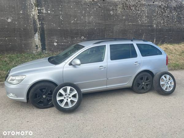 Skoda Octavia 2.0 TDI DPF DSG Ambition - 26