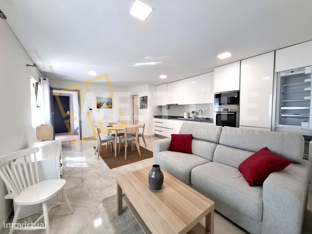 Apartamento T1 no CENTRO da vila - Equipado e Mobilado - A 2 minuto... - Grande imagem: 1/22