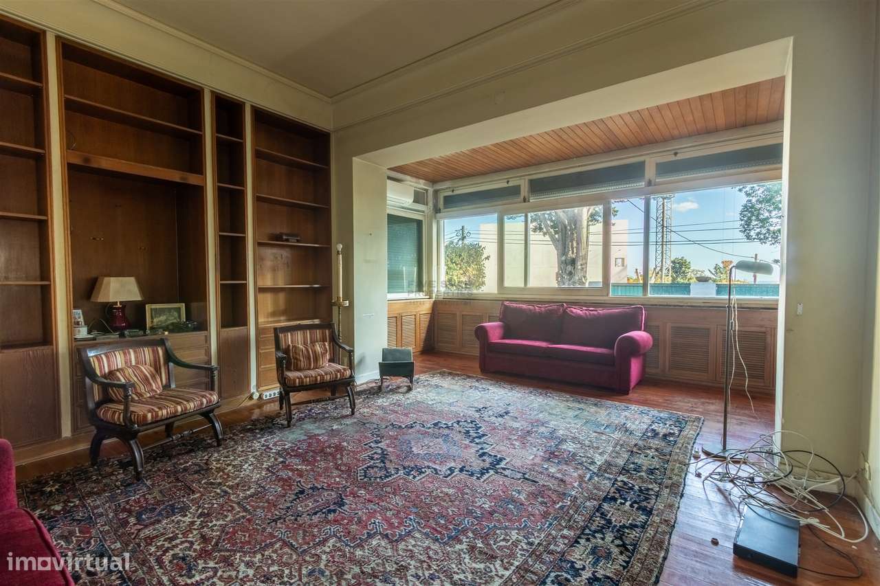 Moradia Estoril Cascais Vista Mar para renovar T6-6