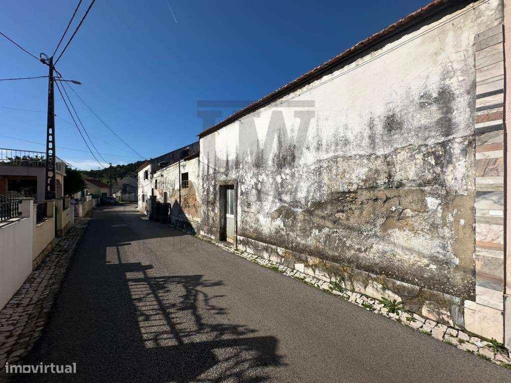 Prédio C/ Projeto em Aprovação - 3 Moradias - Ponte de Lousa, Loures-4