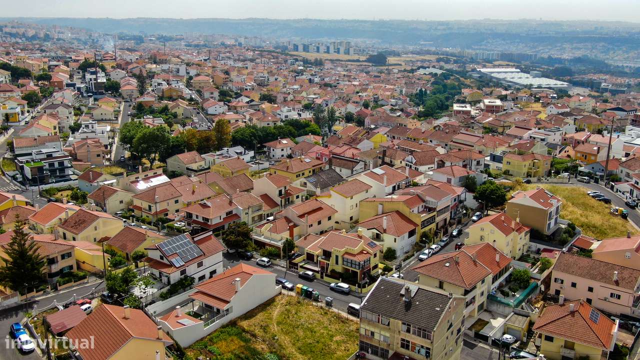 Moradia T3 | 212m2 | c/Jardim e Garagem | Odivelas-32