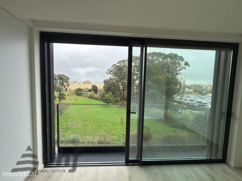 Estúdio Novo com Acabamentos Premium e Lugar de Garagem - Grande imagem: 2/9