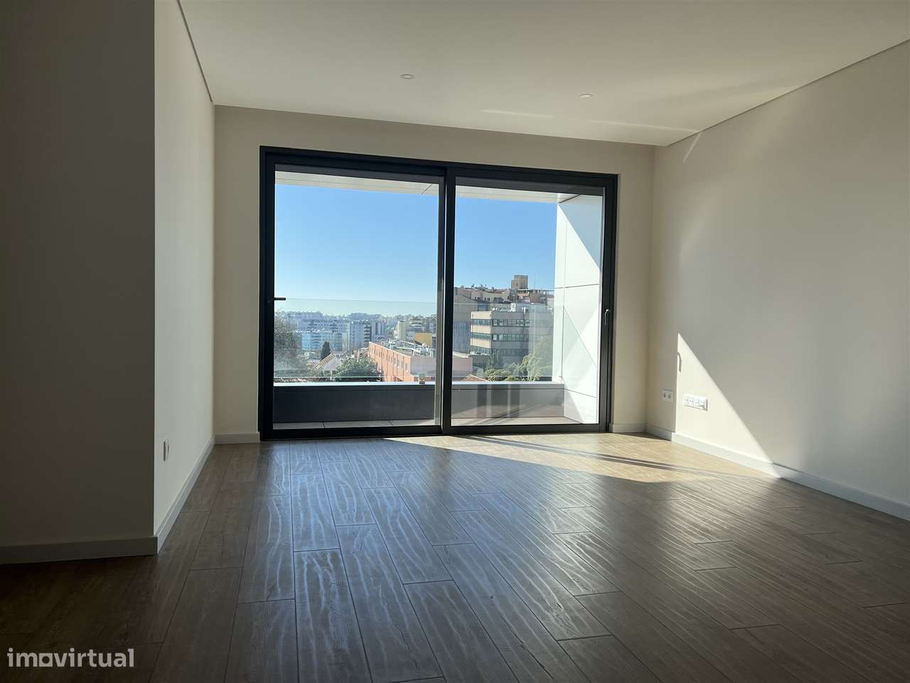 T3 novo junto à Rotunda da Boavista - Grande imagem: 3/23