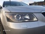 REFLEKTOR PRAWY LAMPA PRAWA HYUNDAI SONATA IV - 1