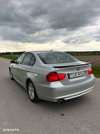 BMW Seria 3 318d - 17