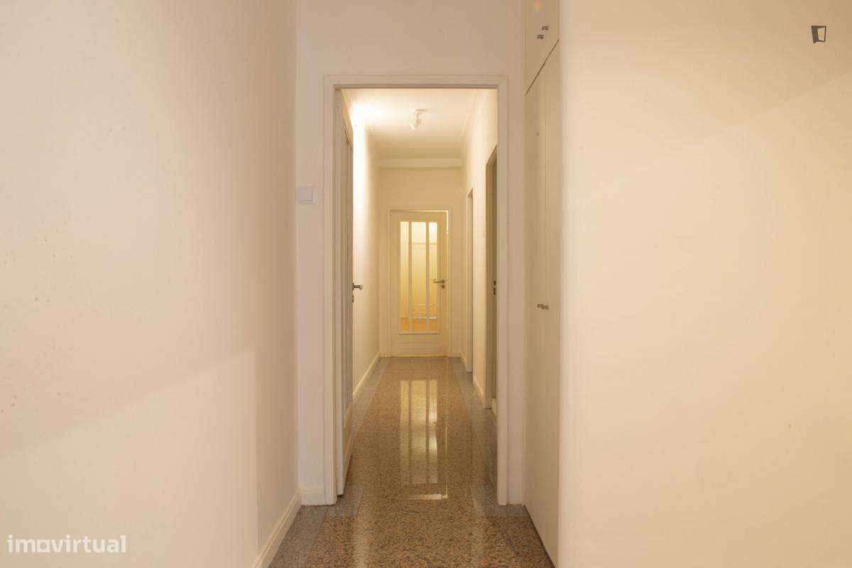 Quarto - localizado em Cedofeita Porto - Grande imagem: 3/6