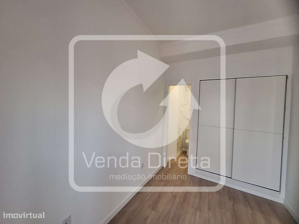 Apartamento T3 totalmente remodelado - Vista Rio!-13